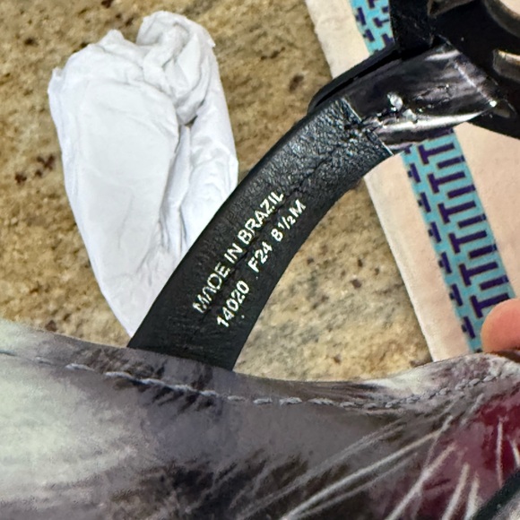 New Tory Burch miller sandal printed patent leather cat portrait - Picture 8 of 8